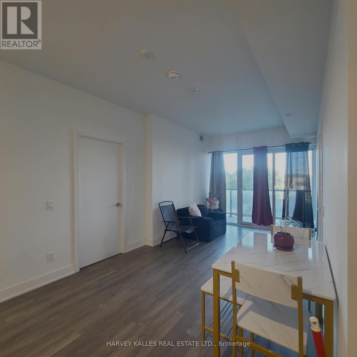 323 - 1350 Ellesmere Road Property Photo 3