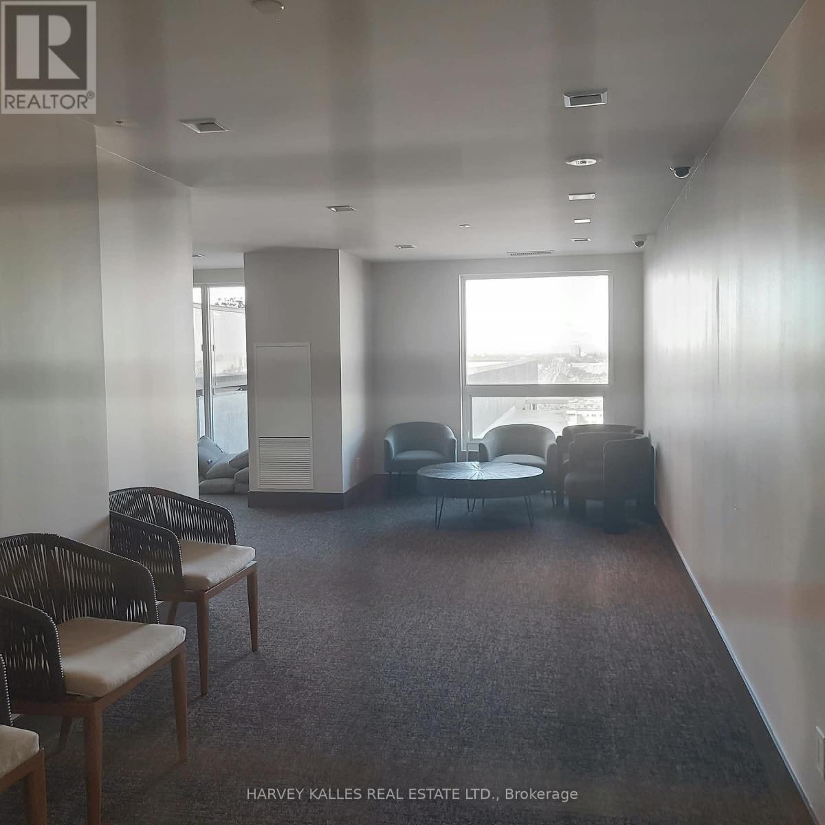 323 - 1350 Ellesmere Road Property Photo 4