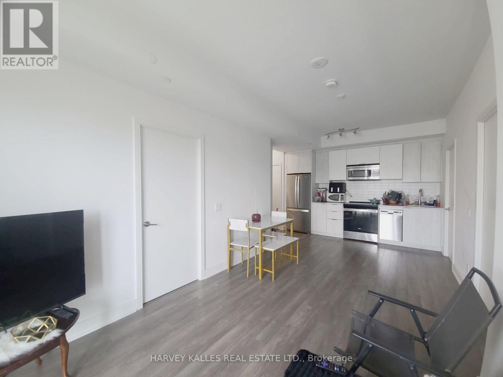 323 - 1350 Ellesmere Road Property Photo 13