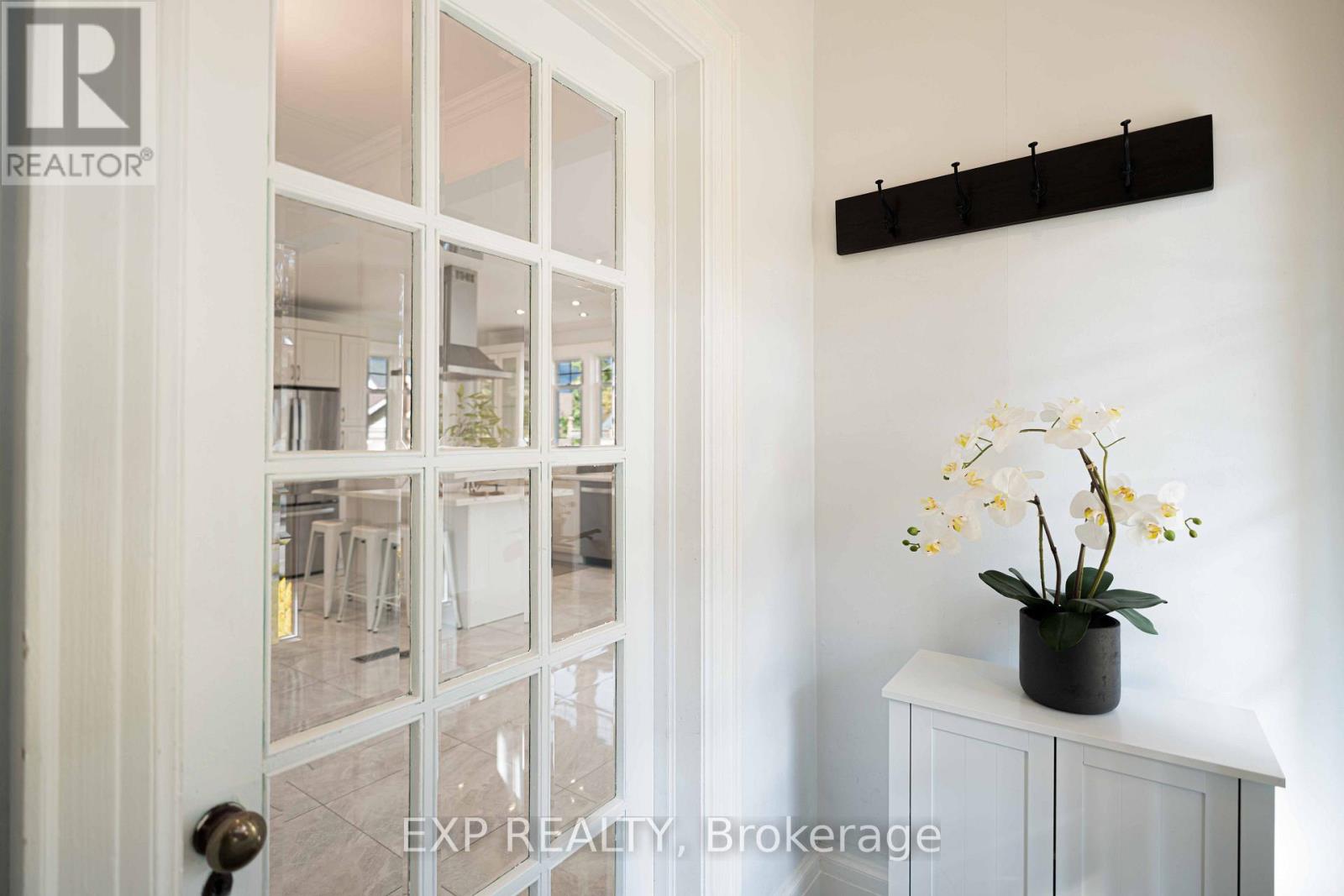 308 King Street E Property Photo 6