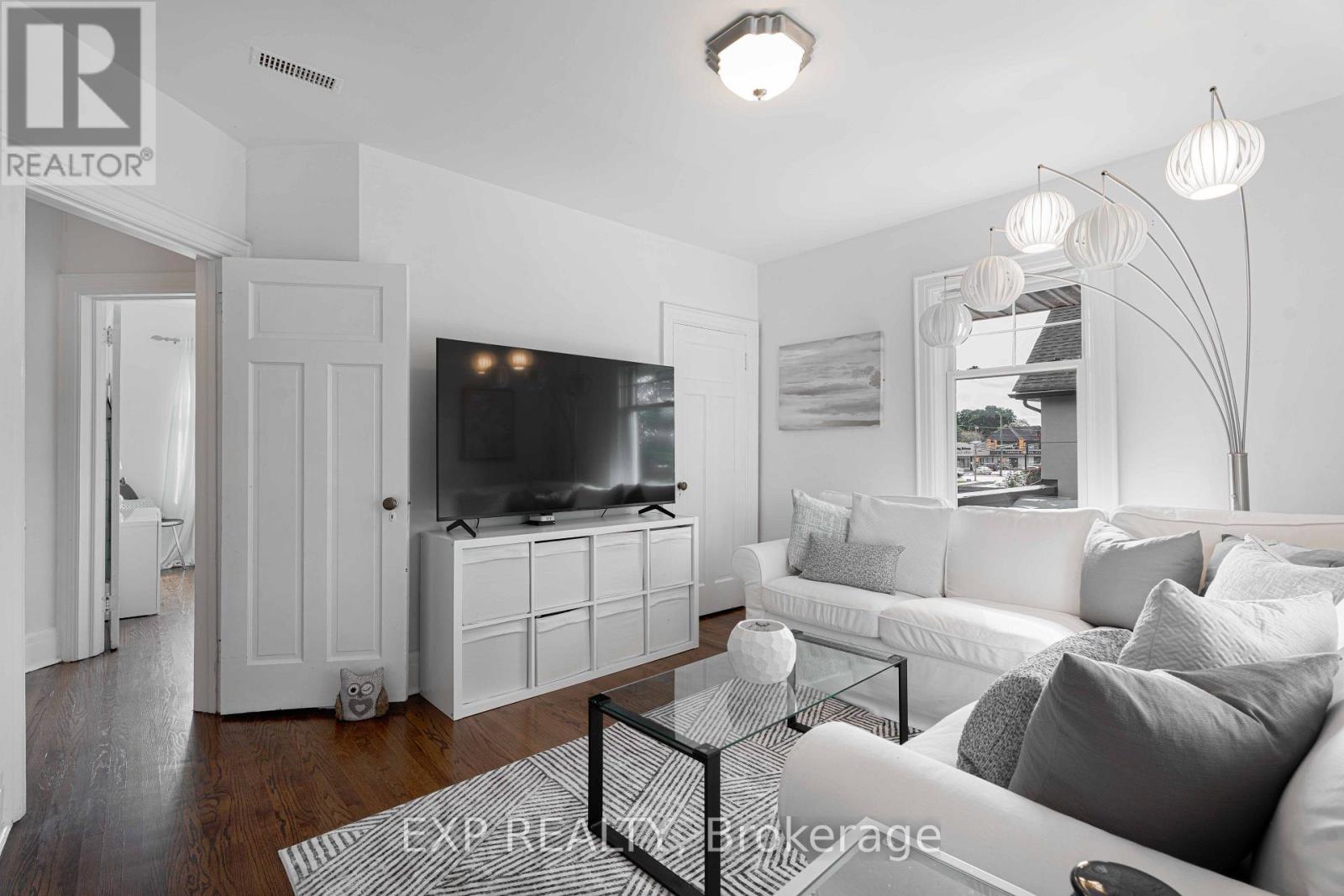 308 King Street E Property Photo 24