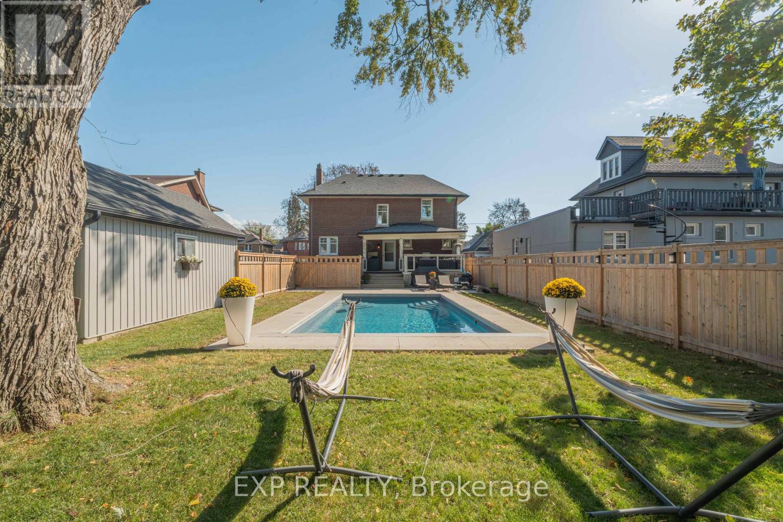 308 King Street E Property Photo 45