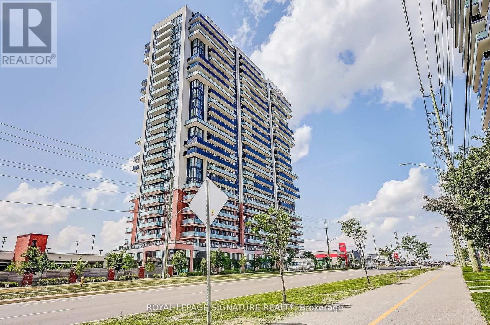 2003 - 2550 SIMCOE STREET N Property Photo 1