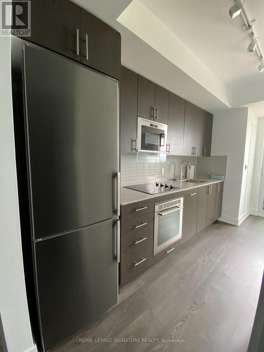 2003 - 2550 Simcoe Street N Property Photo 4