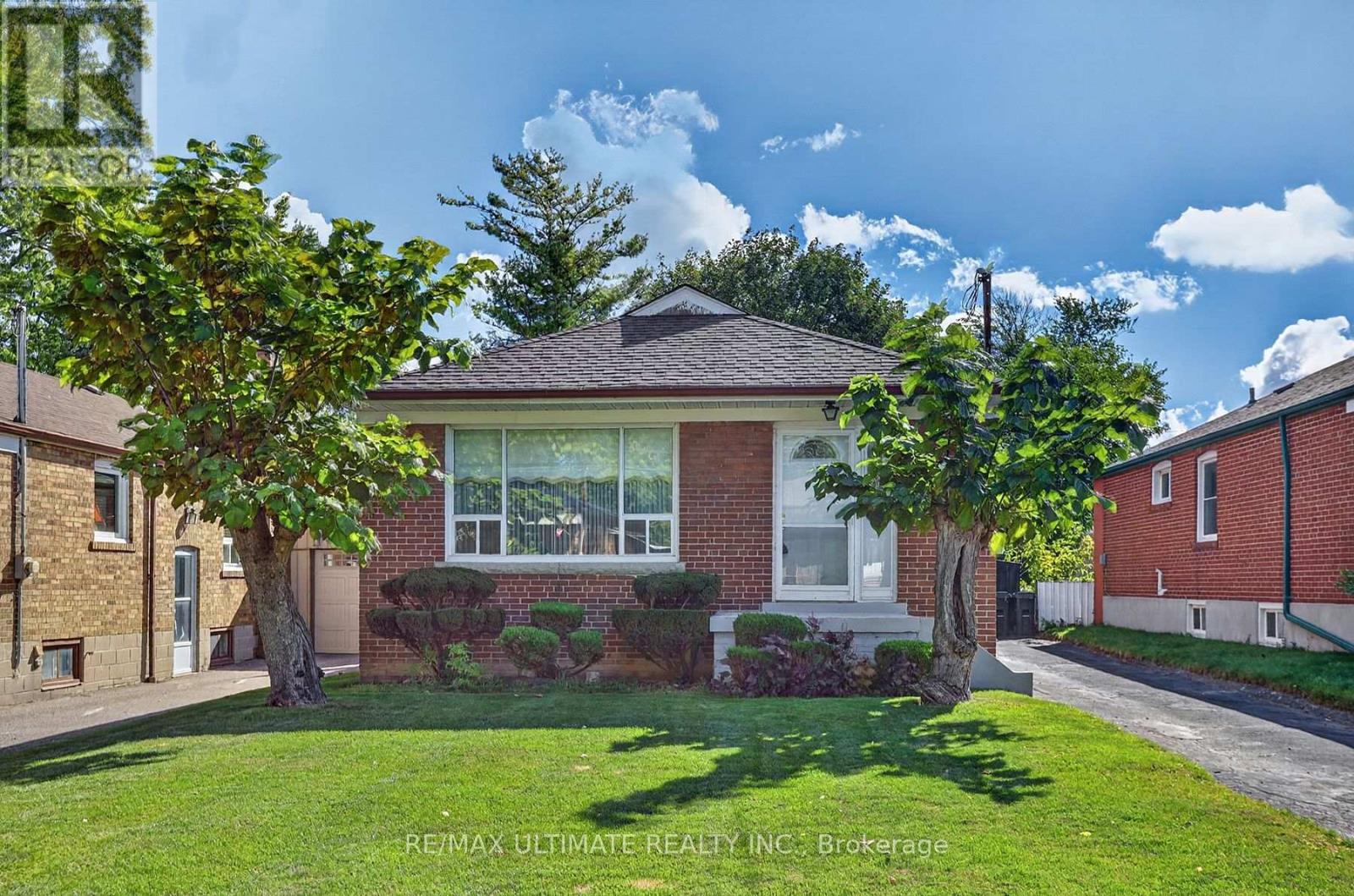 85 Roebuck Drive Property Photo 2