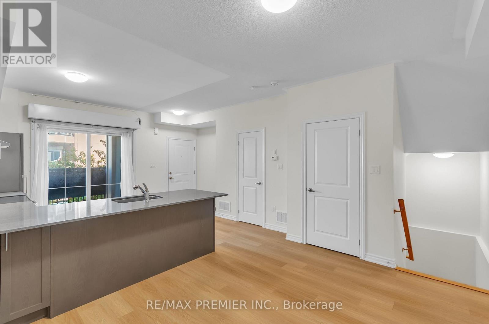 2 - 480 Beresford Path Property Photo 5