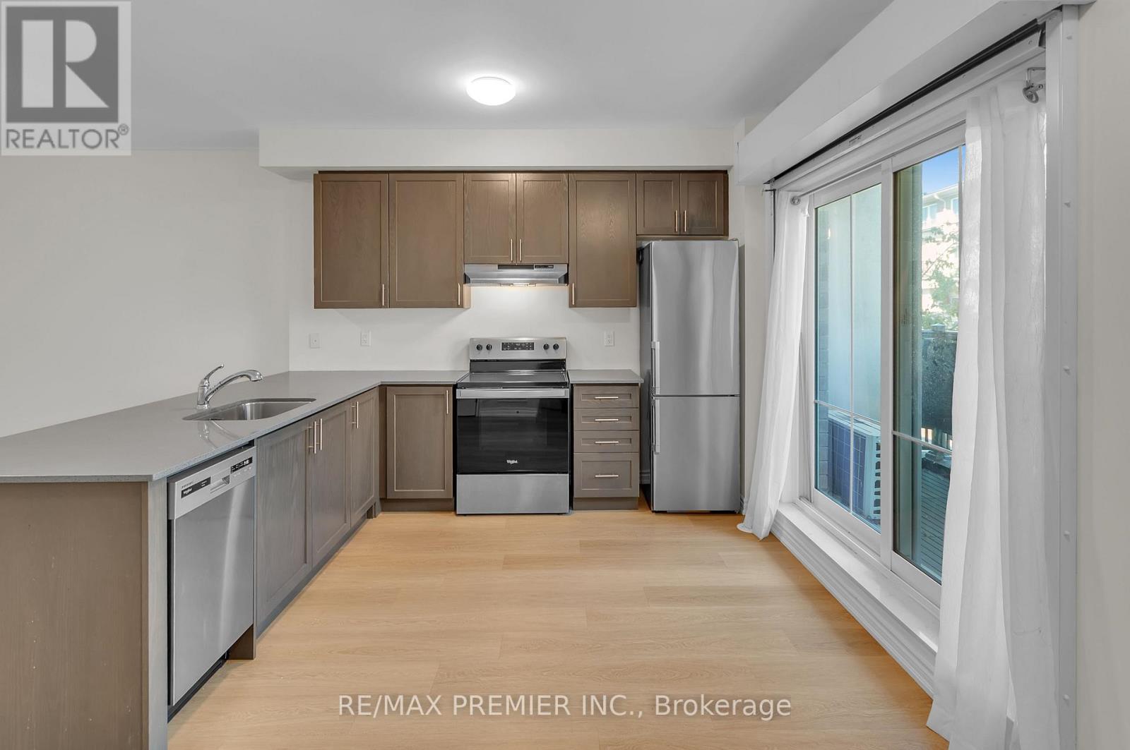 2 - 480 Beresford Path Property Photo 7