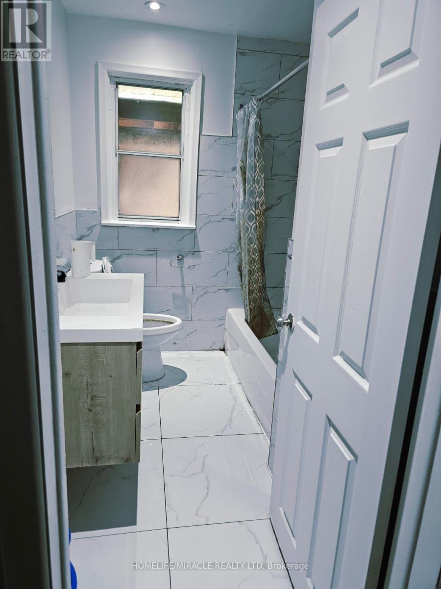 54 Medina Crescent Property Photo 7