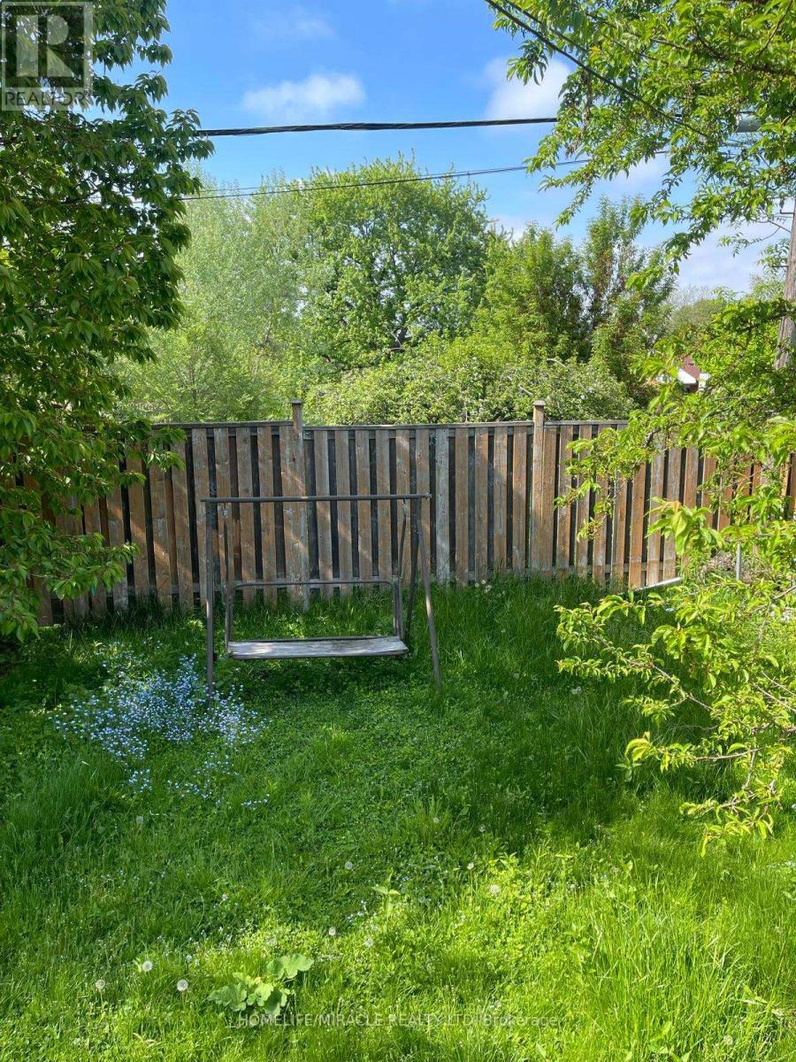 54 Medina Crescent Property Photo 8