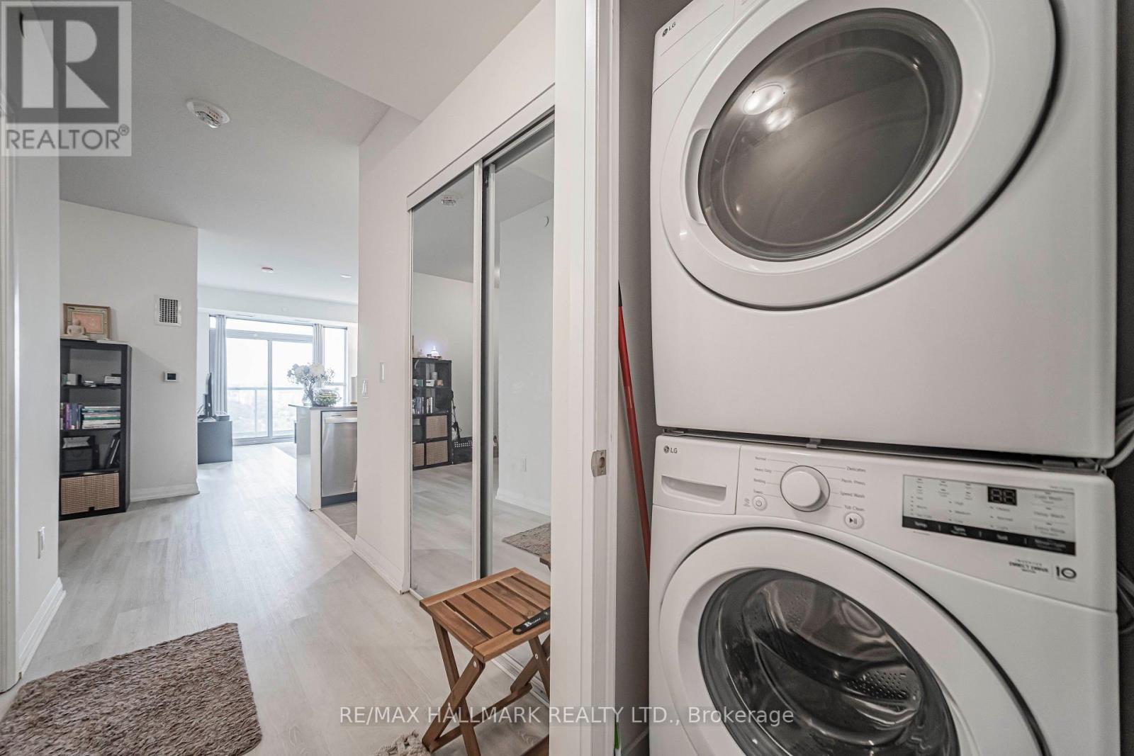 2203 - 3260 Sheppard Avenue E Property Photo 5