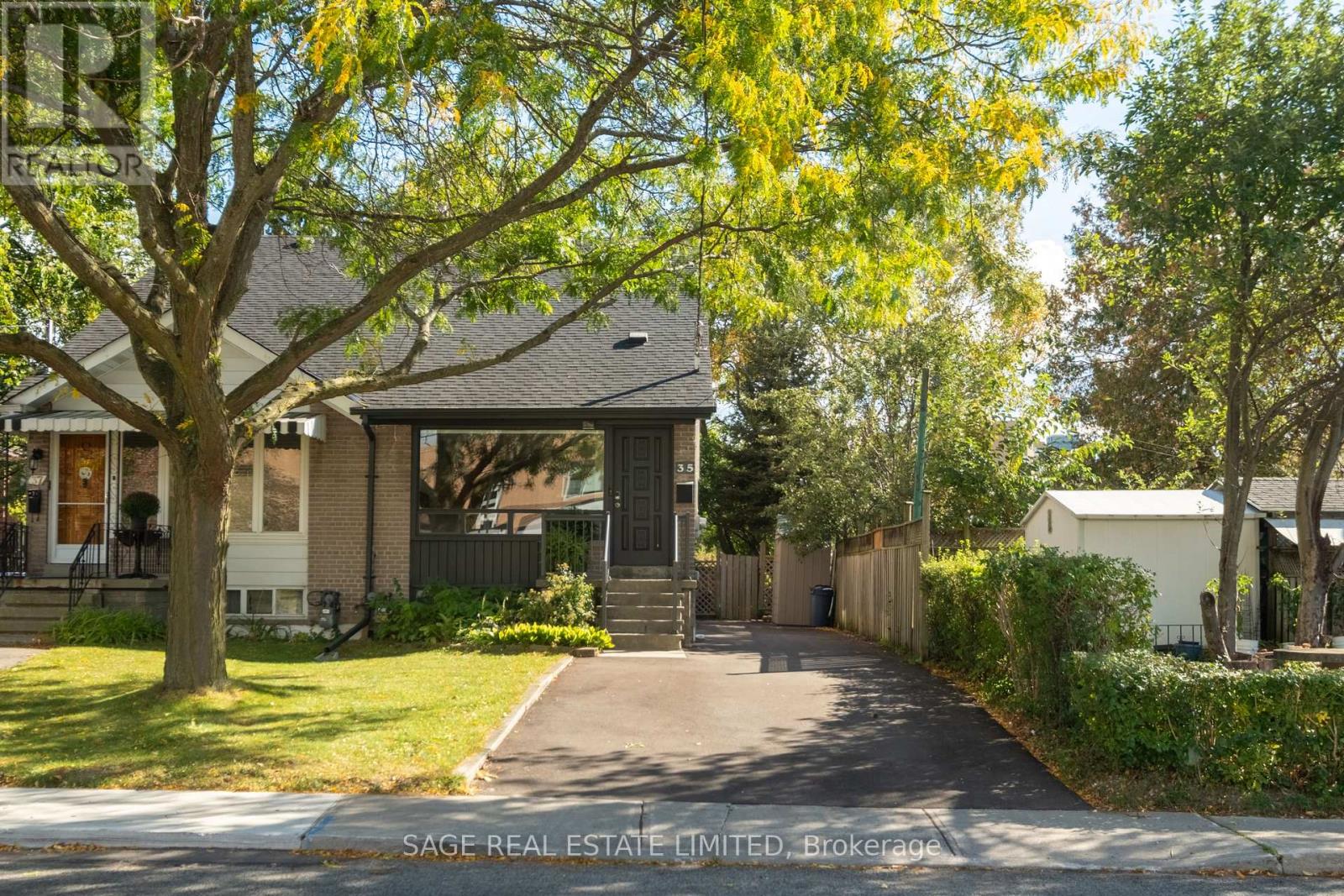 35 CHAPMAN AVENUE