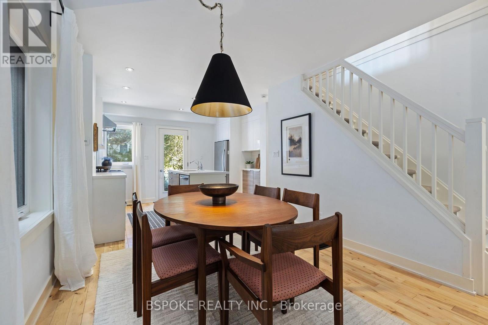 389 Coxwell Avenue Property Photo 8