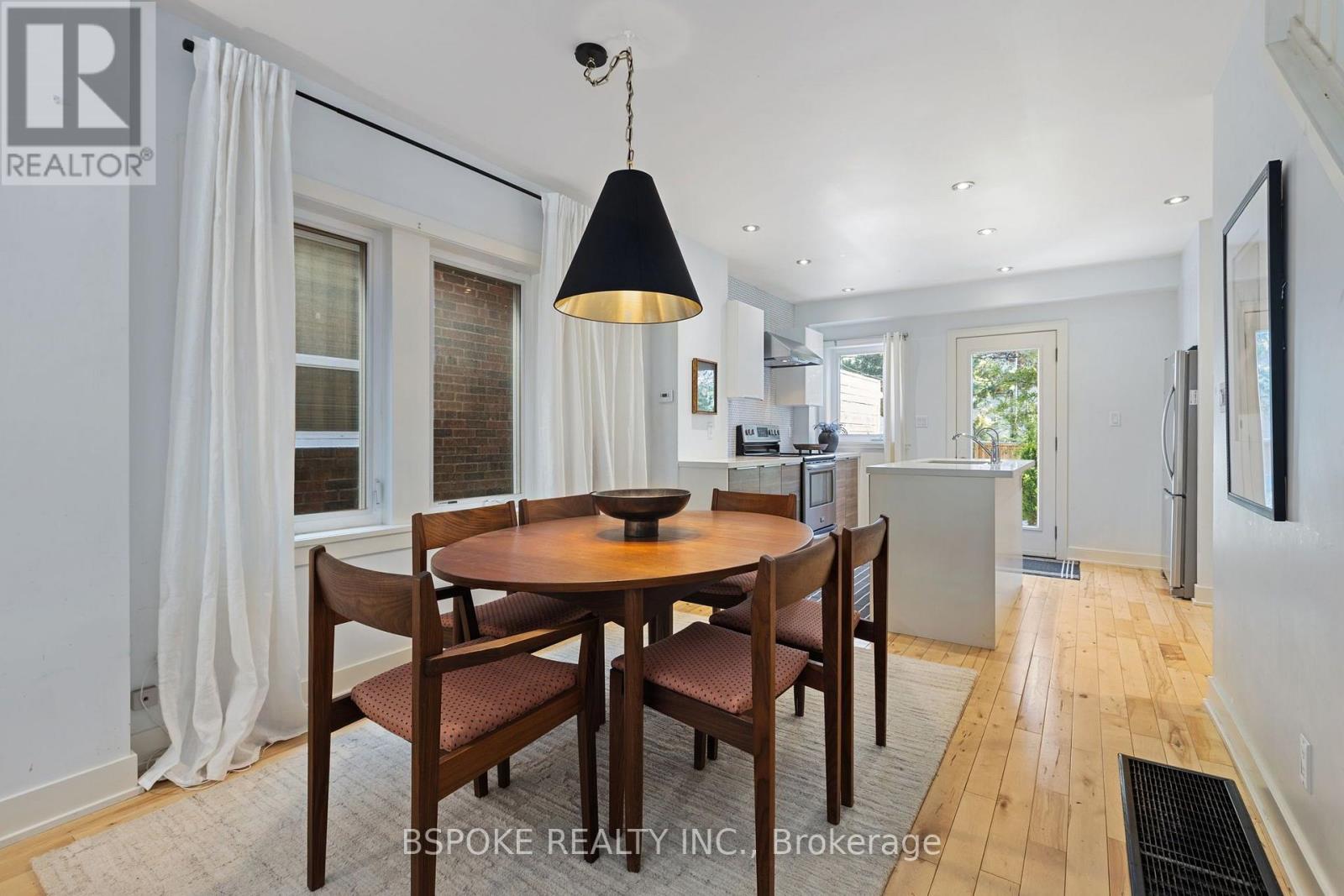 389 Coxwell Avenue Property Photo 9