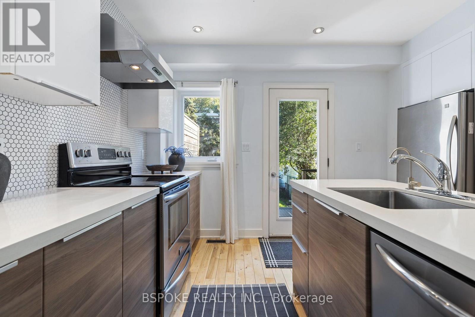 389 Coxwell Avenue Property Photo 11
