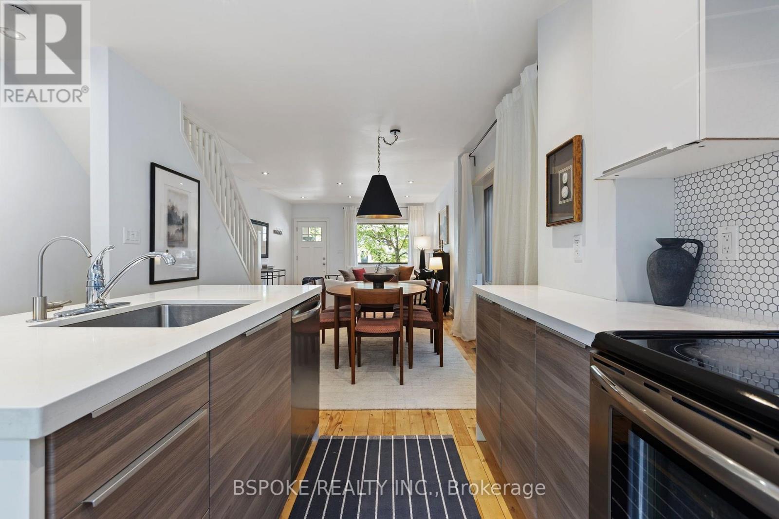 389 Coxwell Avenue Property Photo 12