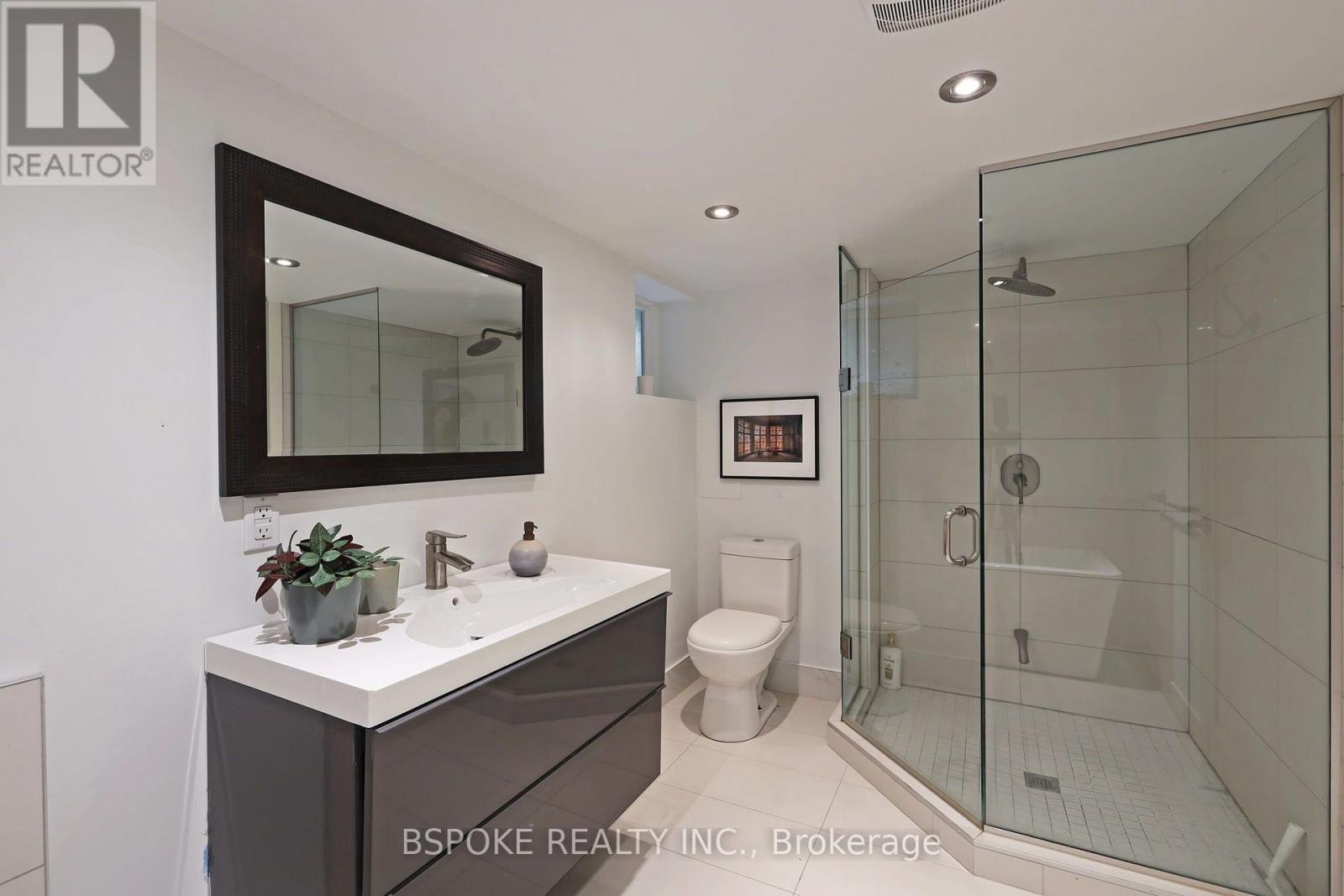 389 Coxwell Avenue Property Photo 24