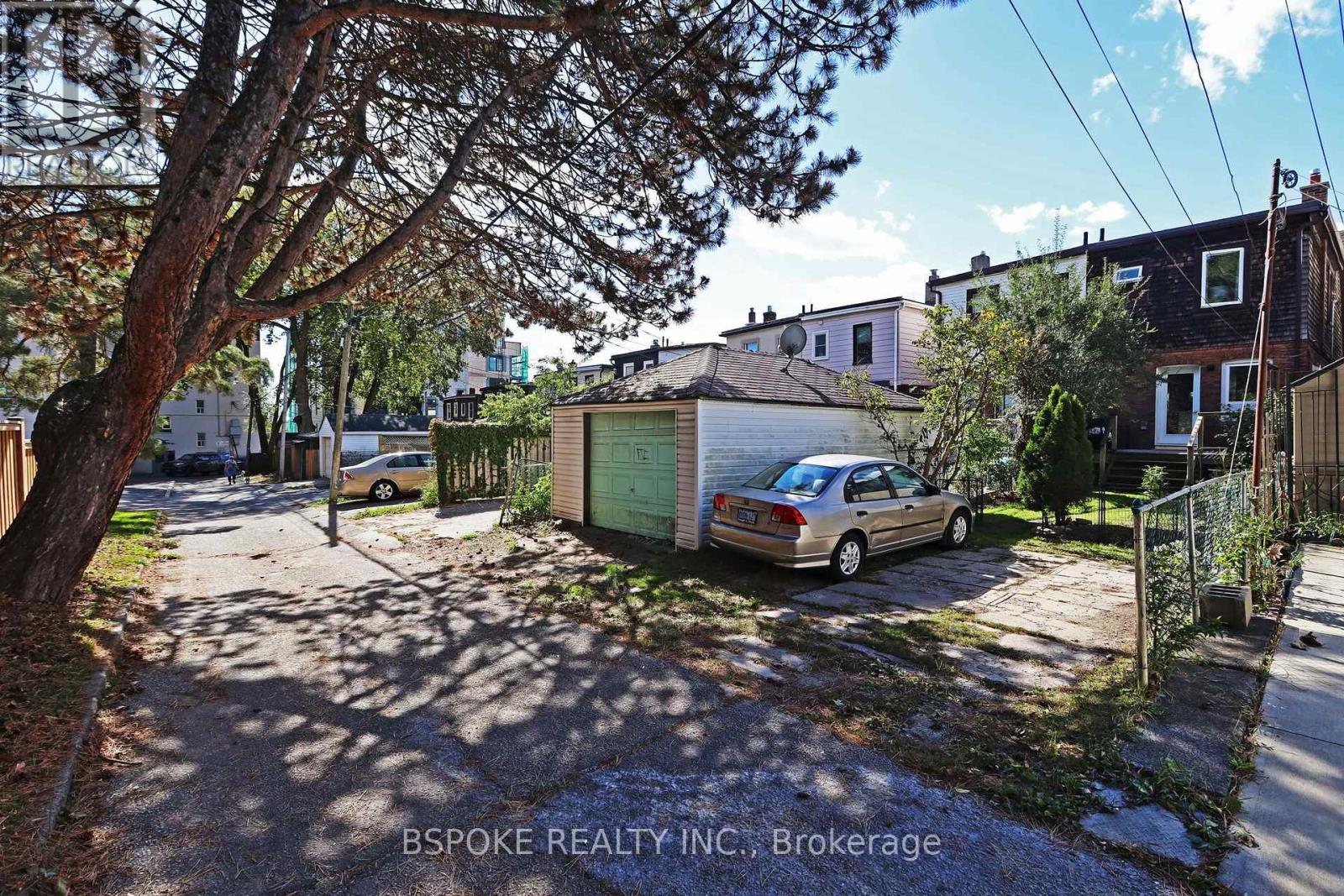 389 Coxwell Avenue Property Photo 32