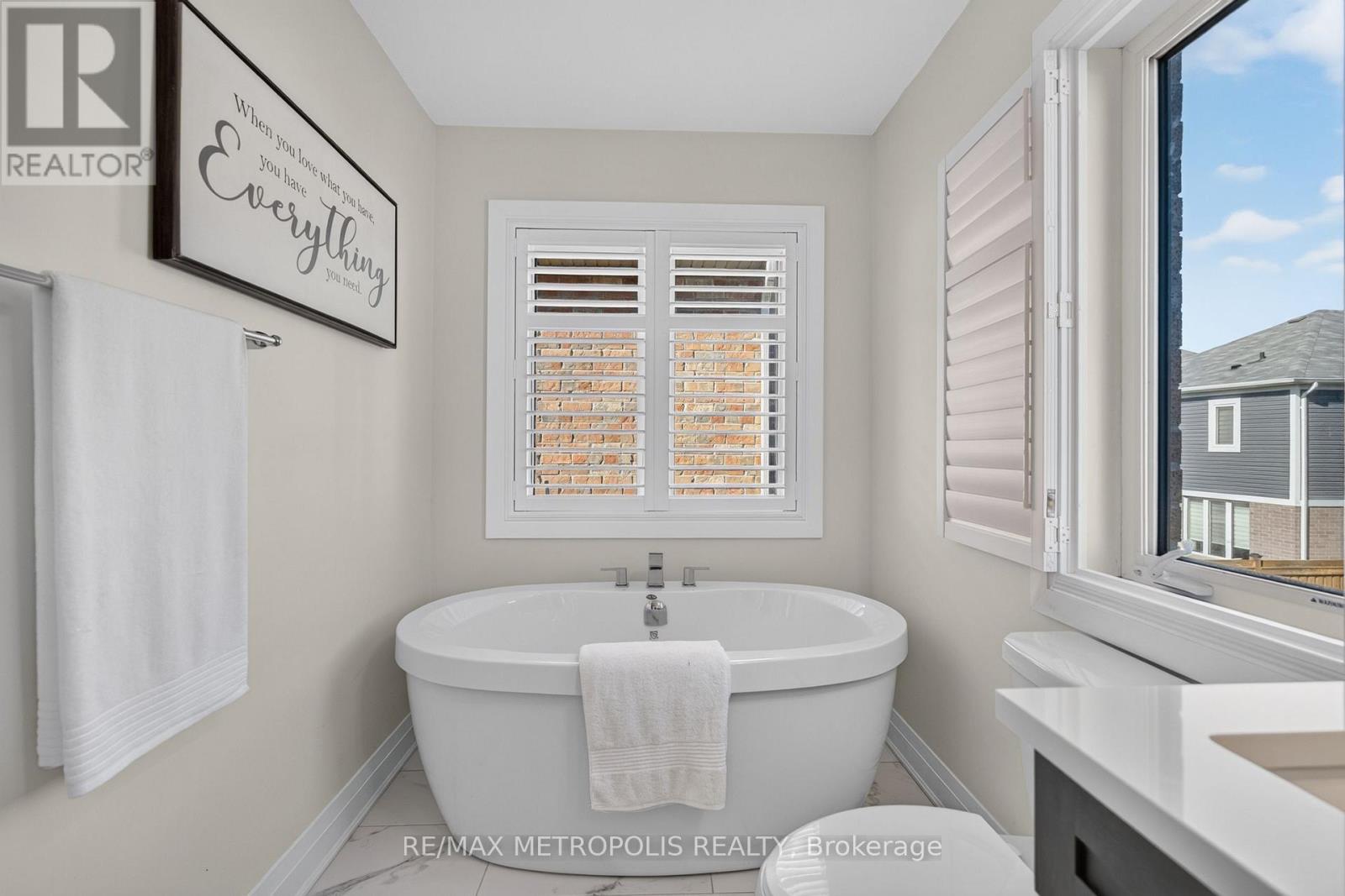 32 Lockyer Drive Property Photo 14