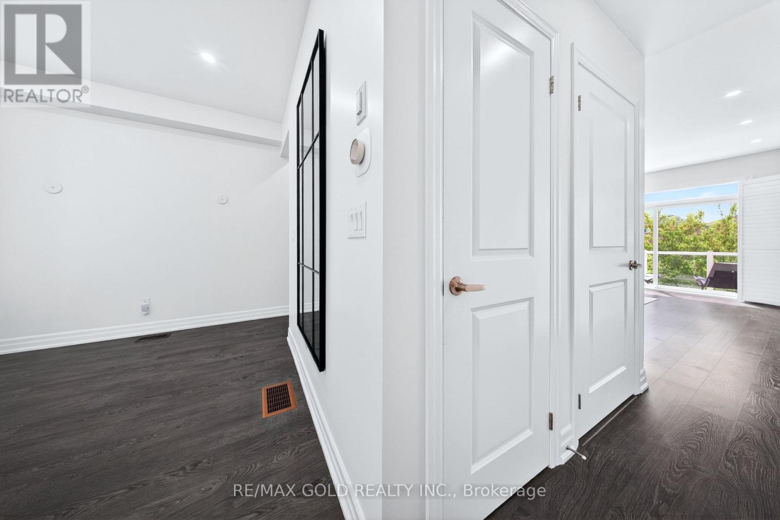 12 - 384 Arctic Red Drive Property Photo 19