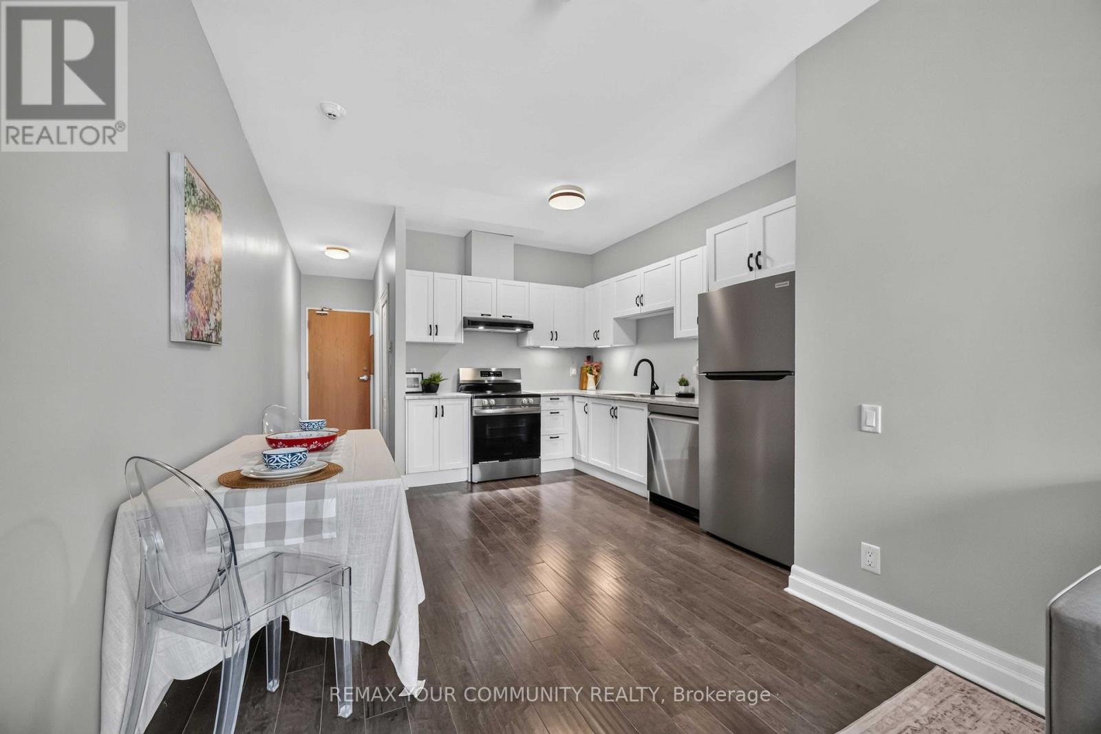 101 - 44 Bond Street W Property Photo 9