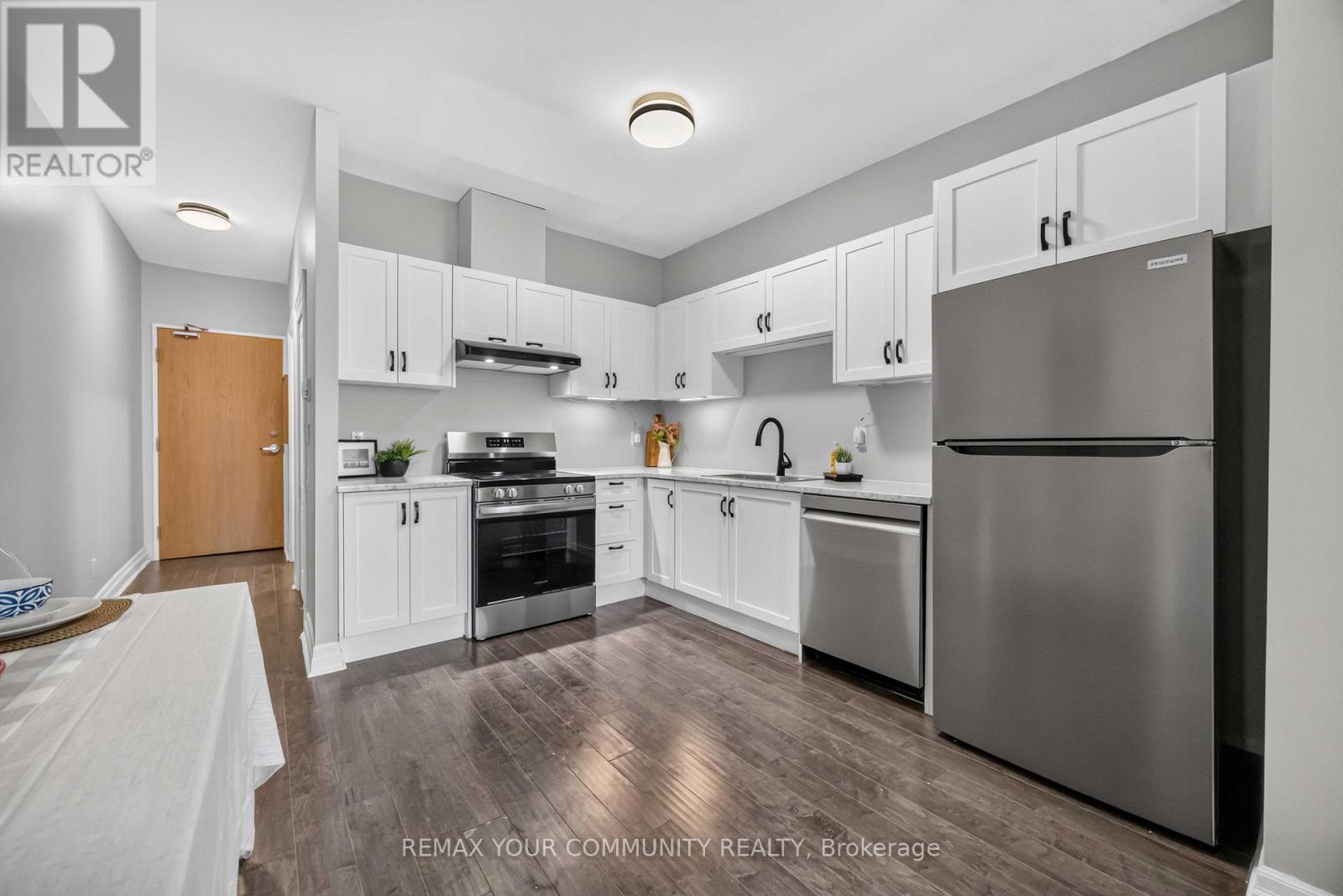101 - 44 Bond Street W Property Photo 11