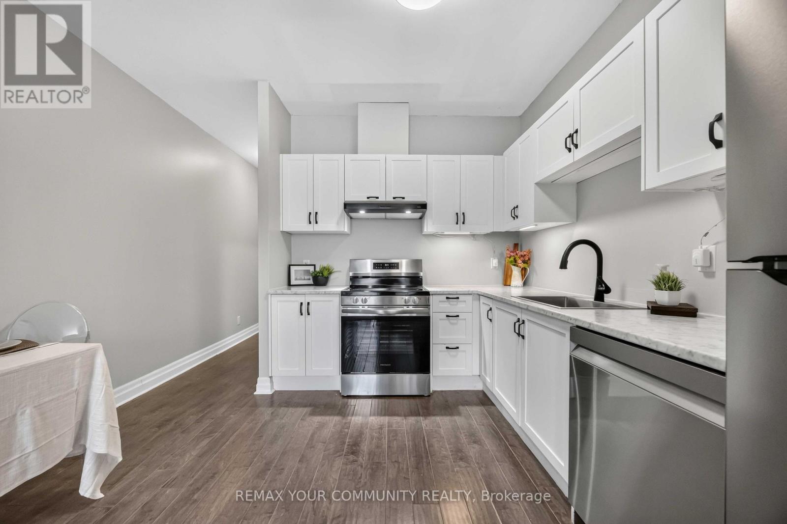 101 - 44 Bond Street W Property Photo 12