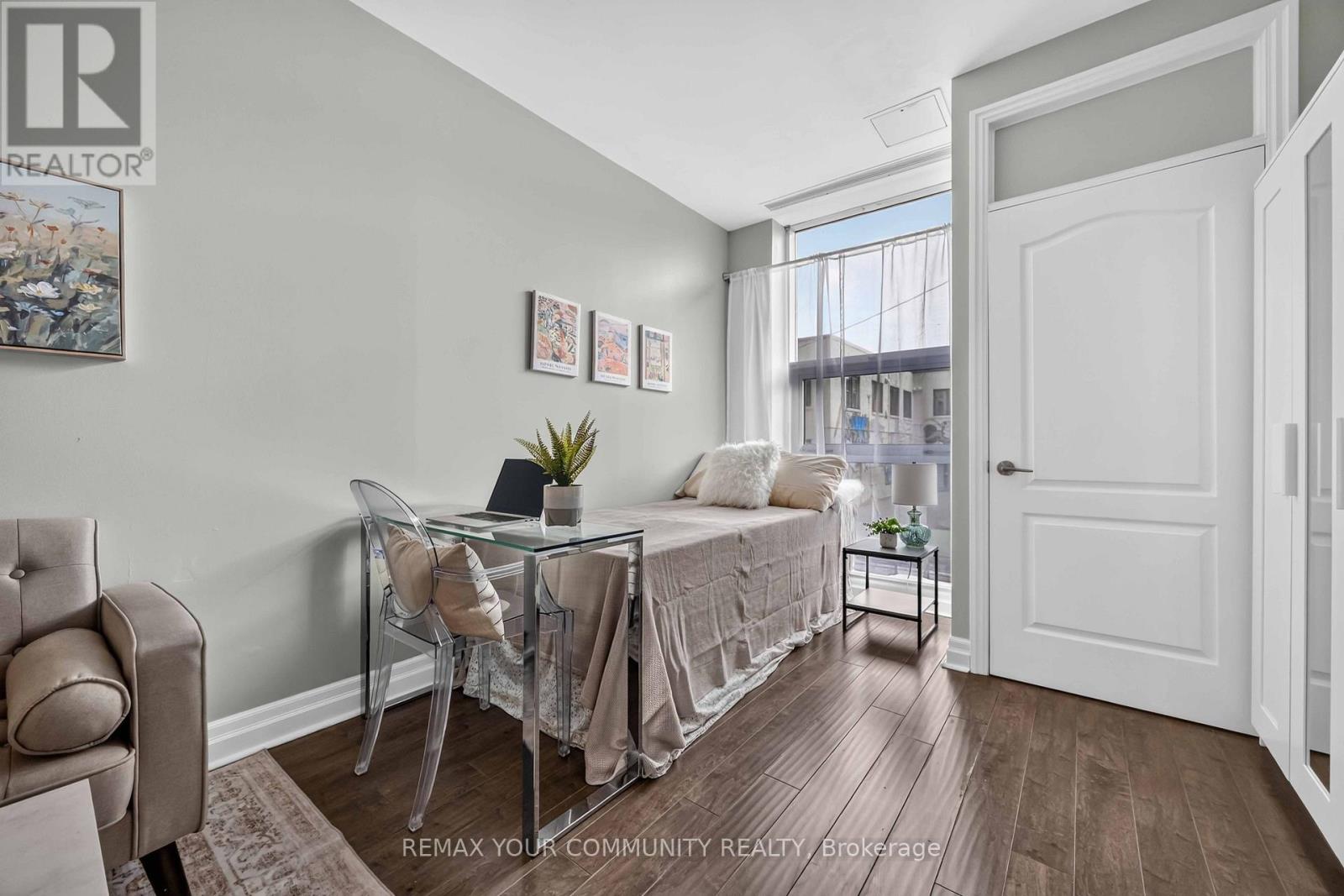 101 - 44 Bond Street W Property Photo 16
