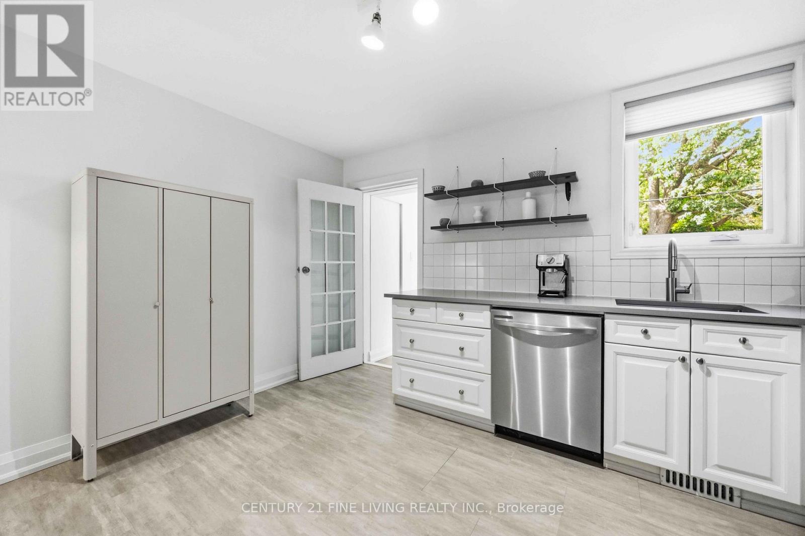 294 Gainsborough Road Property Photo 19