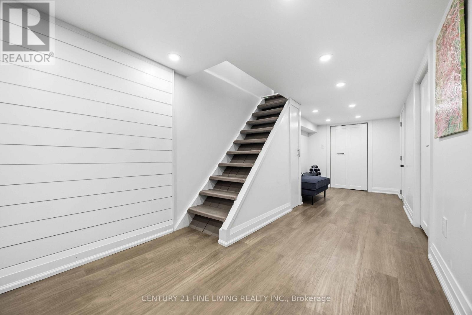 294 Gainsborough Road Property Photo 32