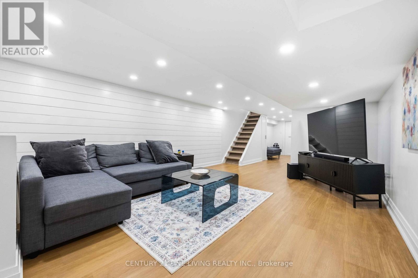 294 Gainsborough Road Property Photo 33