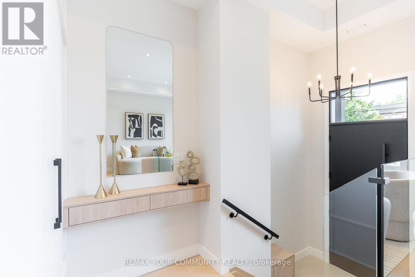 281 Queensdale Avenue Property Photo 2