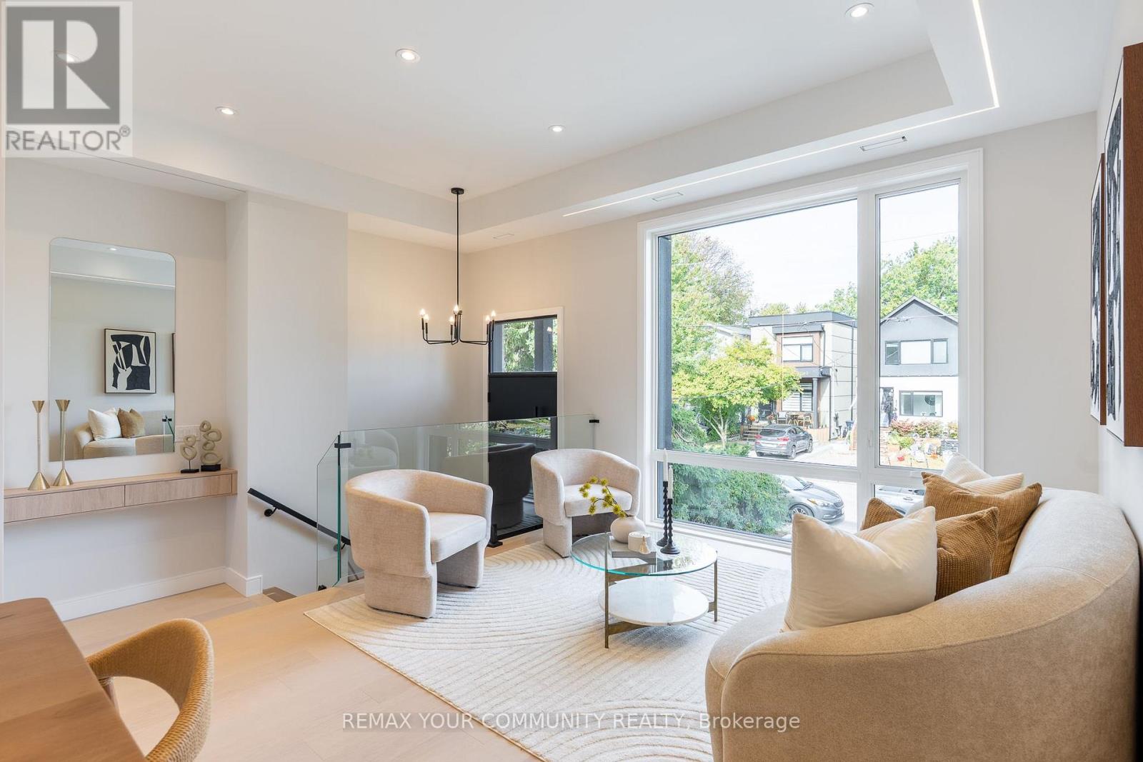 281 Queensdale Avenue Property Photo 3
