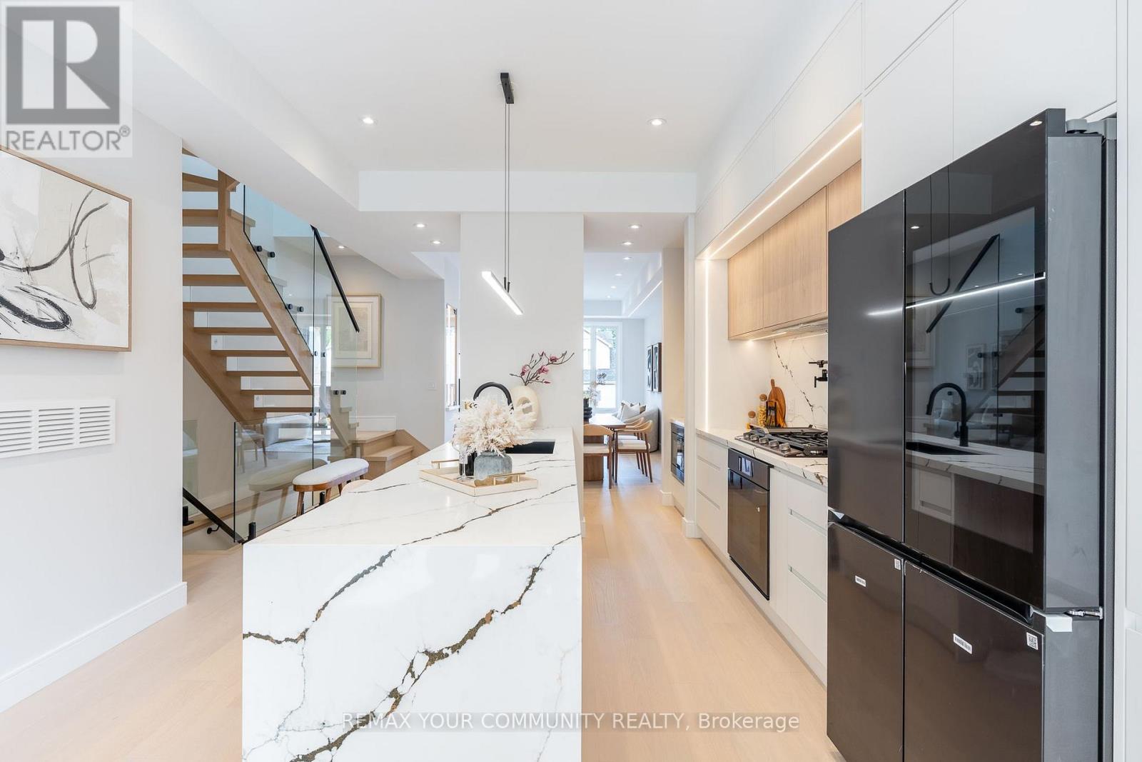281 Queensdale Avenue Property Photo 14
