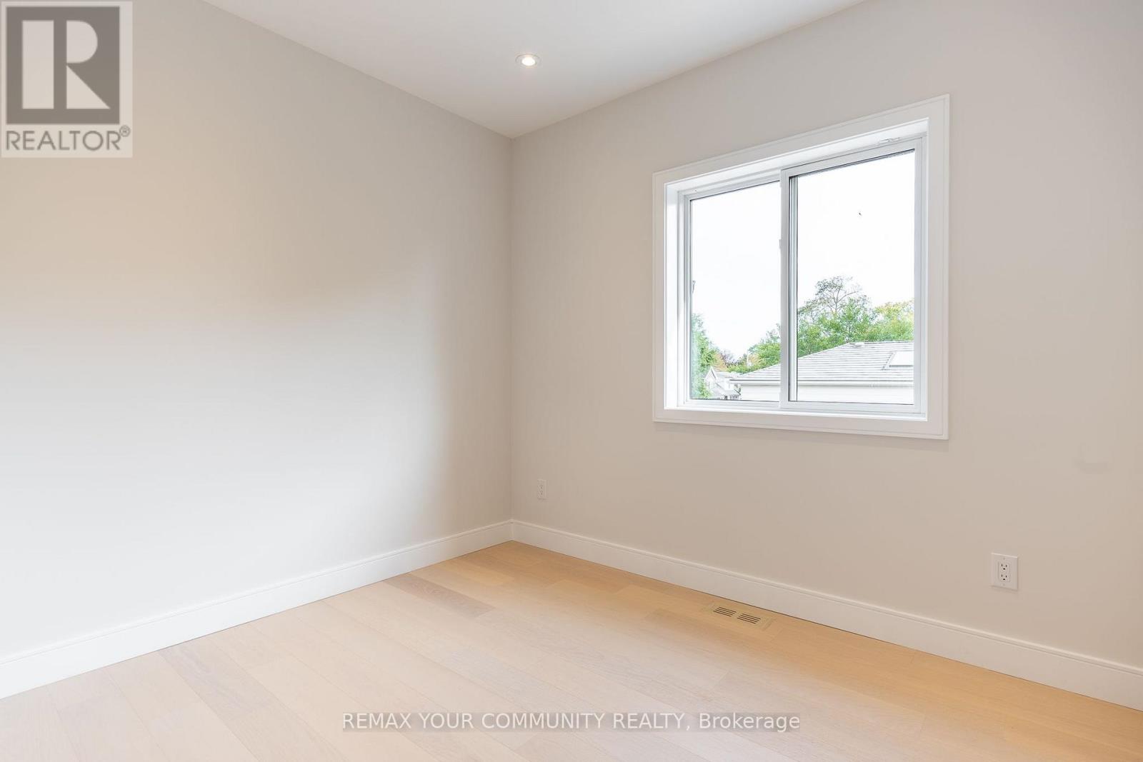 281 Queensdale Avenue Property Photo 28