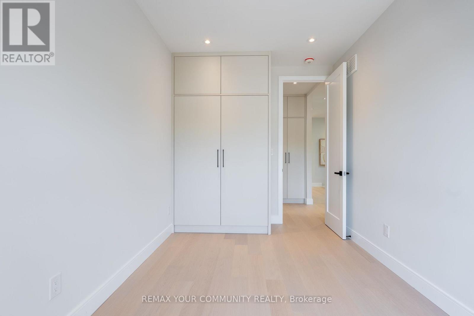 281 Queensdale Avenue Property Photo 34