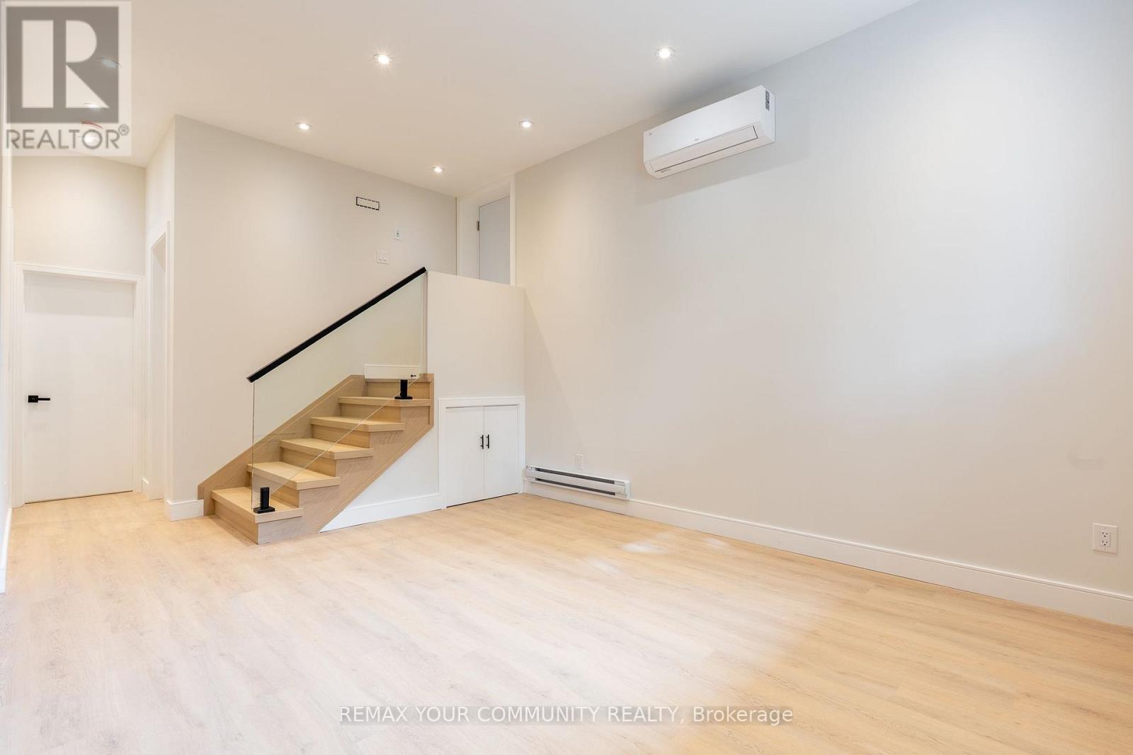 281 Queensdale Avenue Property Photo 40