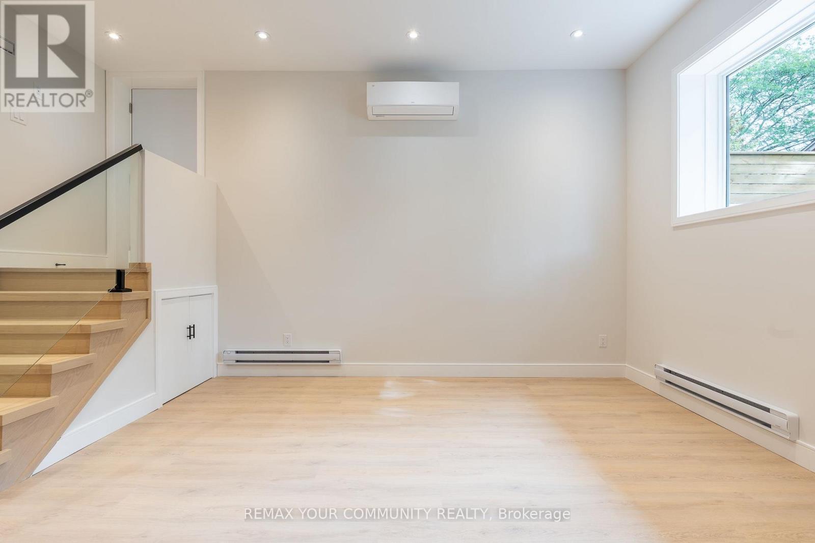 281 Queensdale Avenue Property Photo 41