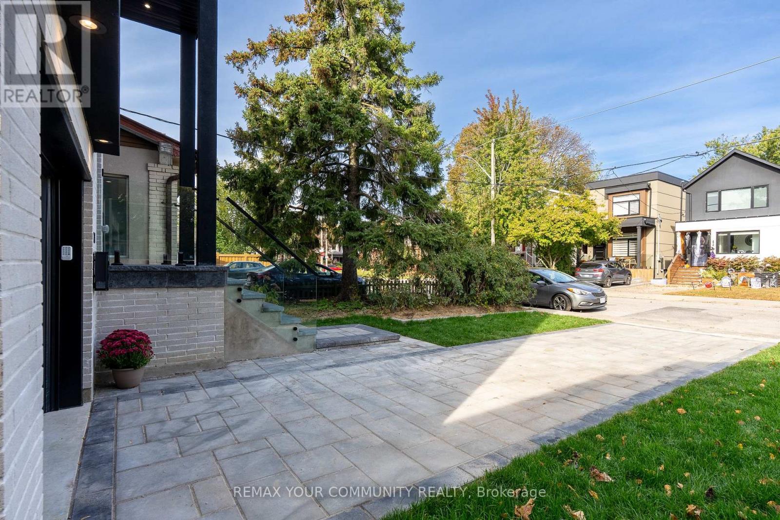 281 Queensdale Avenue Property Photo 49