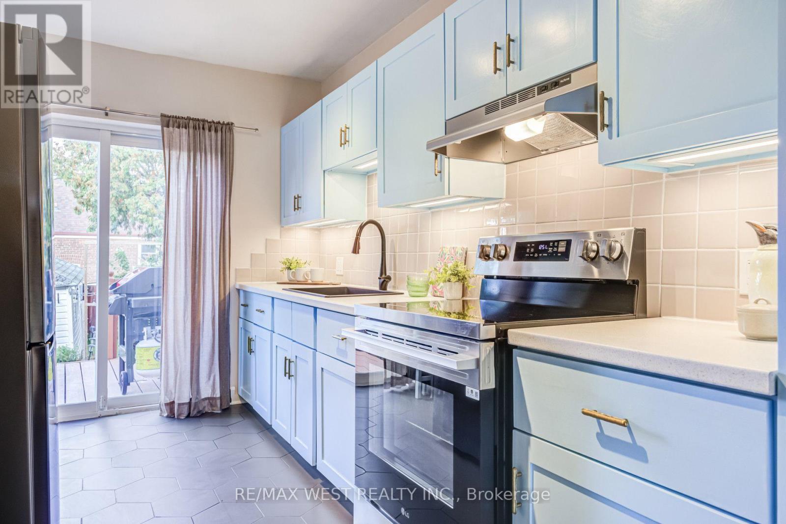 258 O'connor Drive Property Photo 16