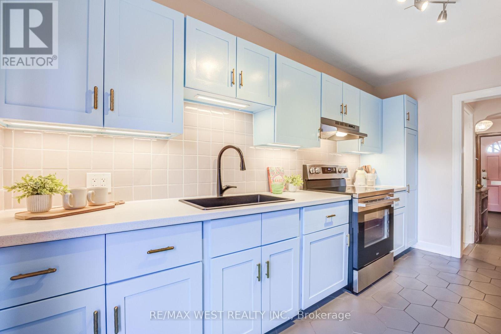 258 O'connor Drive Property Photo 17
