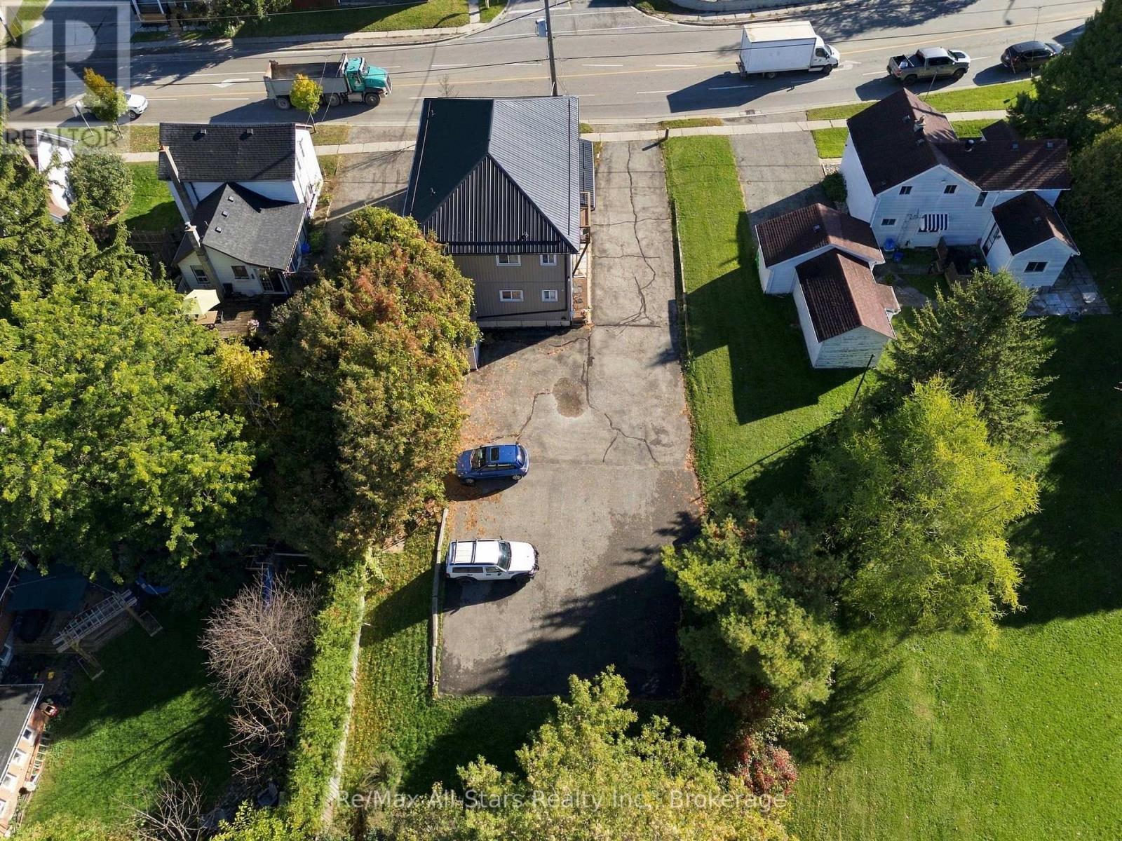15054 Simcoe Street Property Photo 9