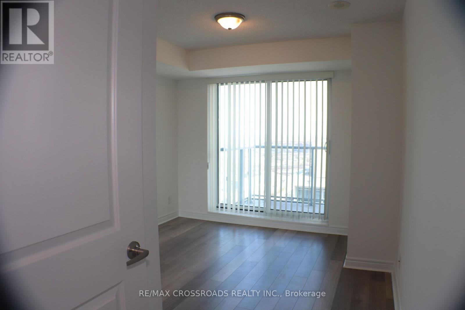 3309 - 50 Town Centre Court Property Photo 6