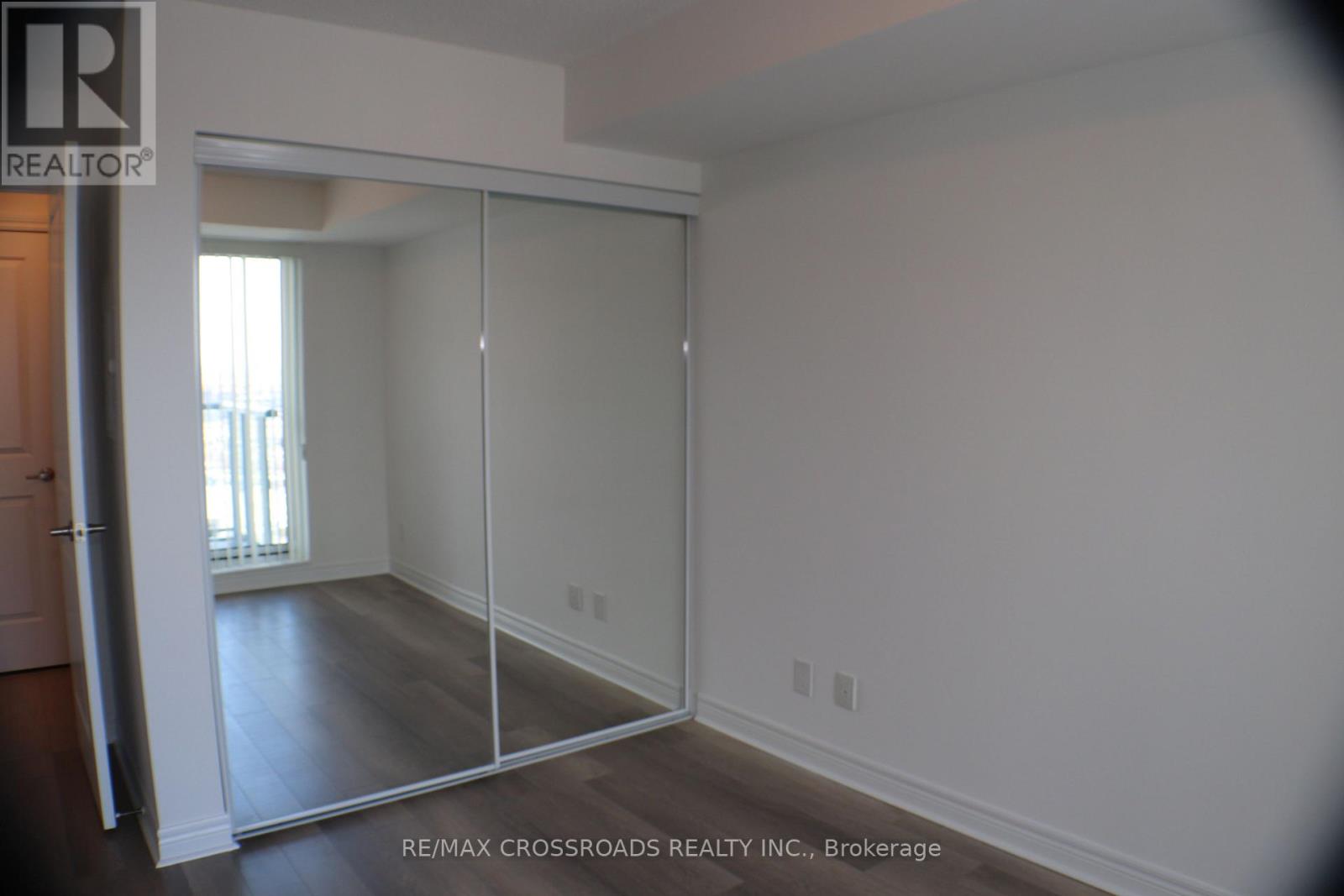 3309 - 50 Town Centre Court Property Photo 7