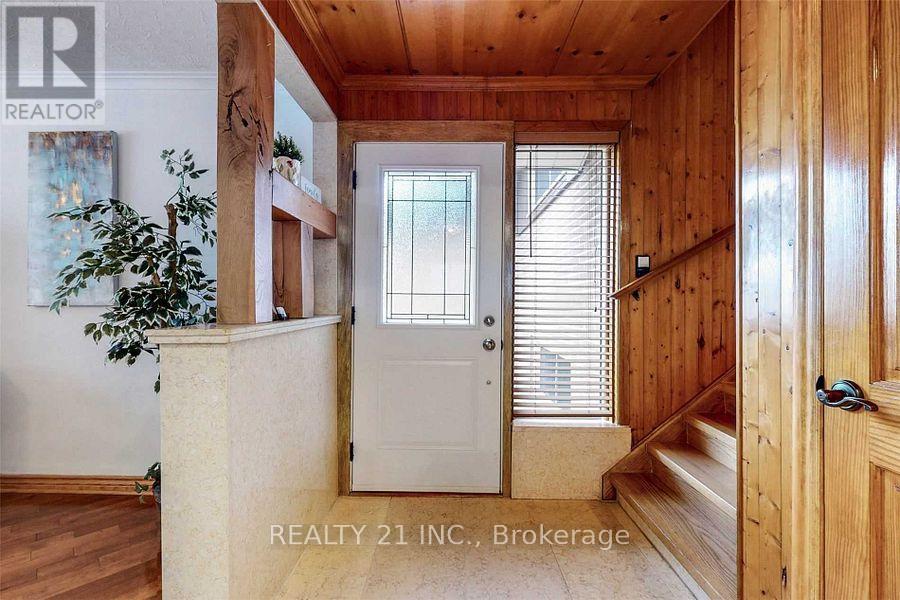 25 Knowlton Drive S Property Photo 4