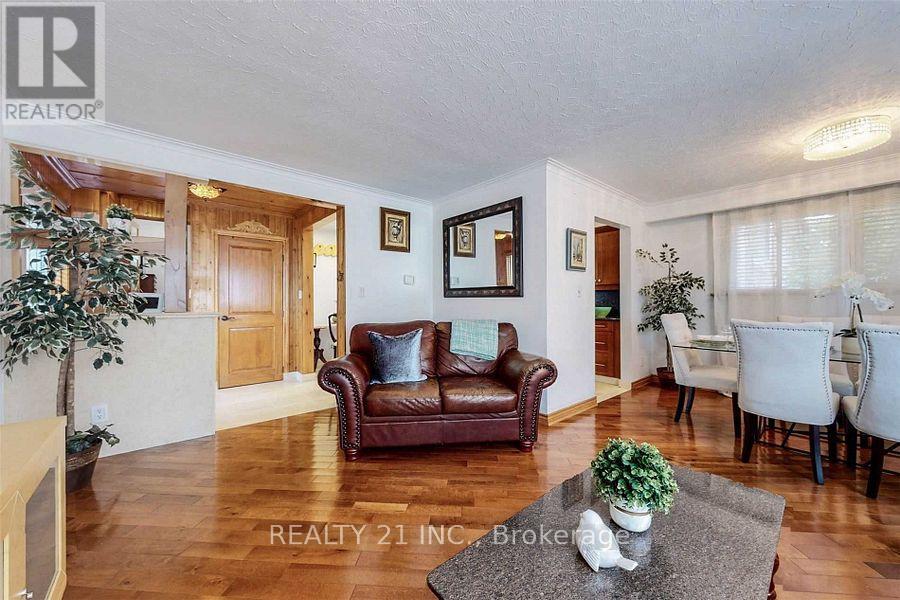 25 Knowlton Drive S Property Photo 6