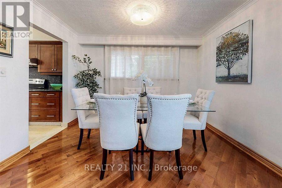25 Knowlton Drive S Property Photo 8