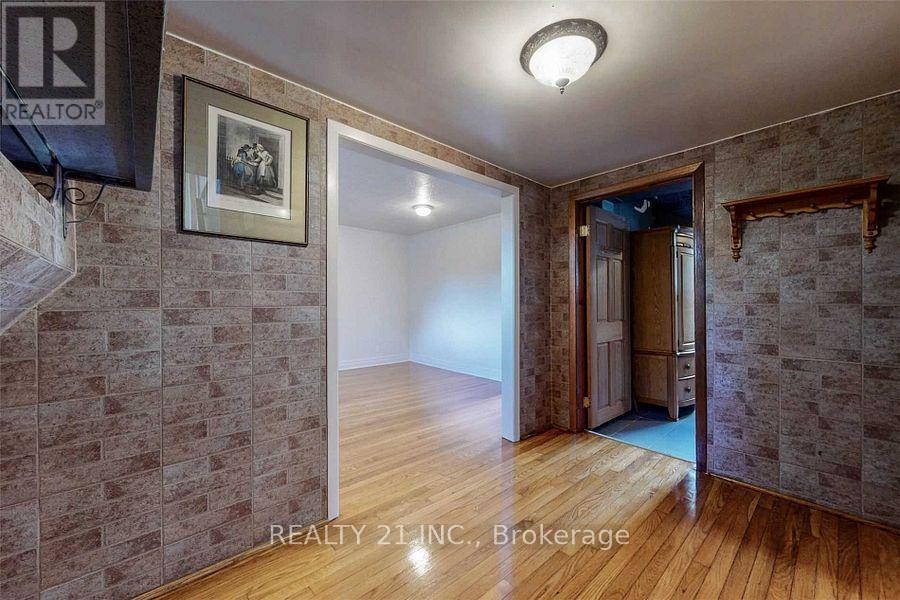 25 Knowlton Drive S Property Photo 12