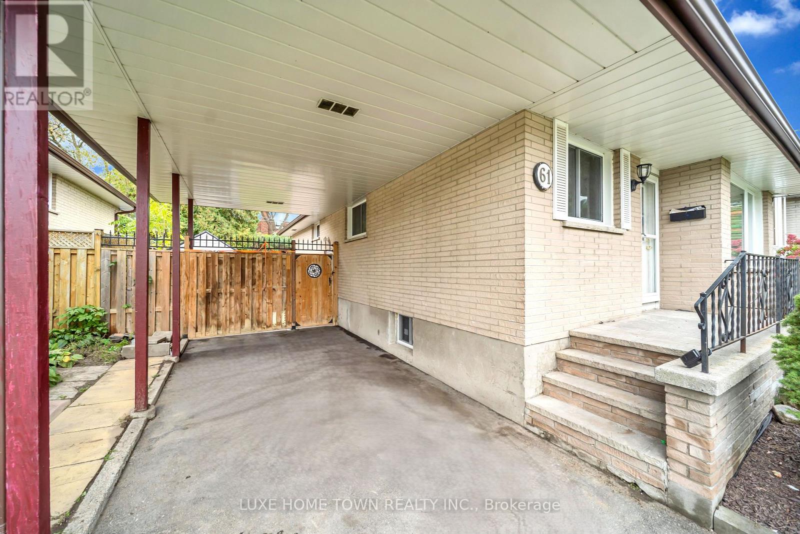 61 Keewatin Street S Property Photo 5