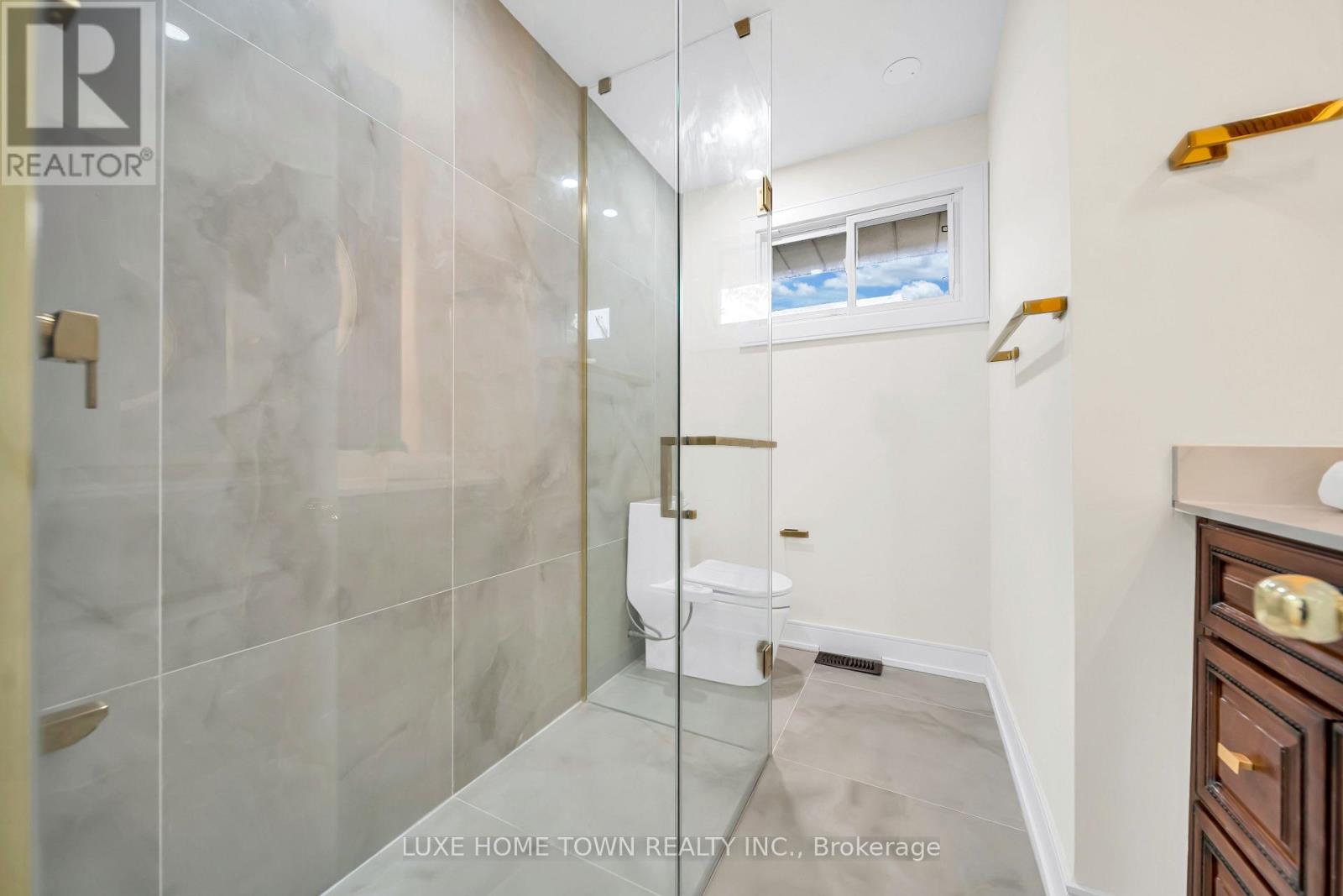 61 Keewatin Street S Property Photo 28