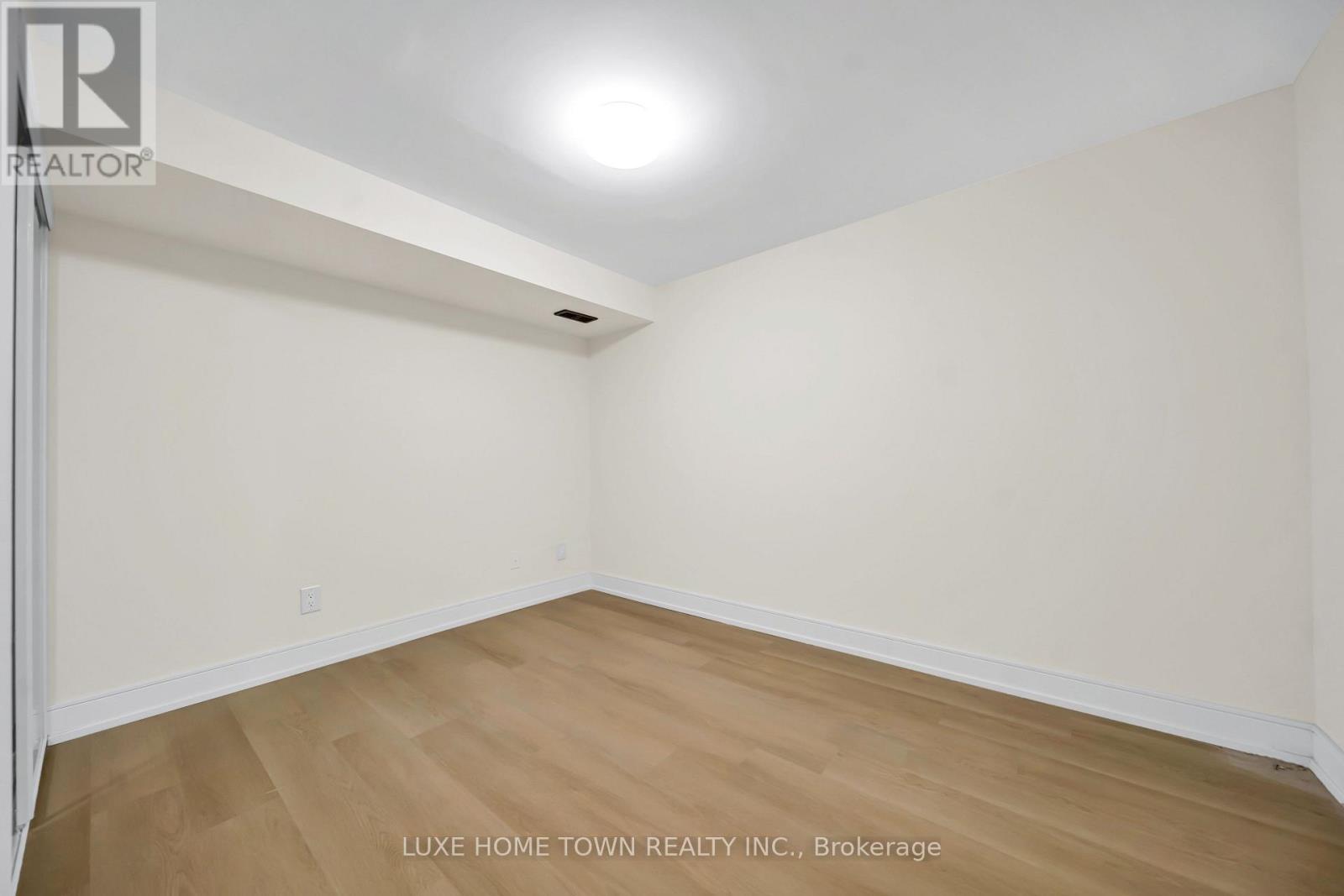 61 Keewatin Street S Property Photo 38